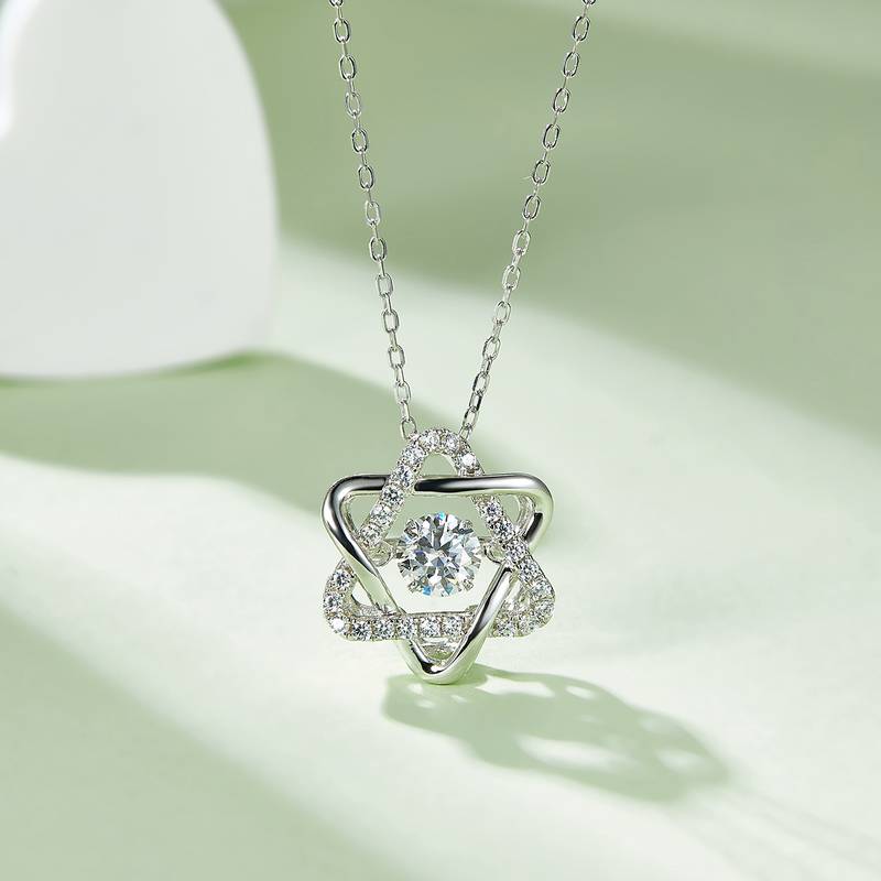 Dynamic Hexagonal Heart S925 Silver Plated Platinum Moissanite Diamond Necklace 50 Points D-Class